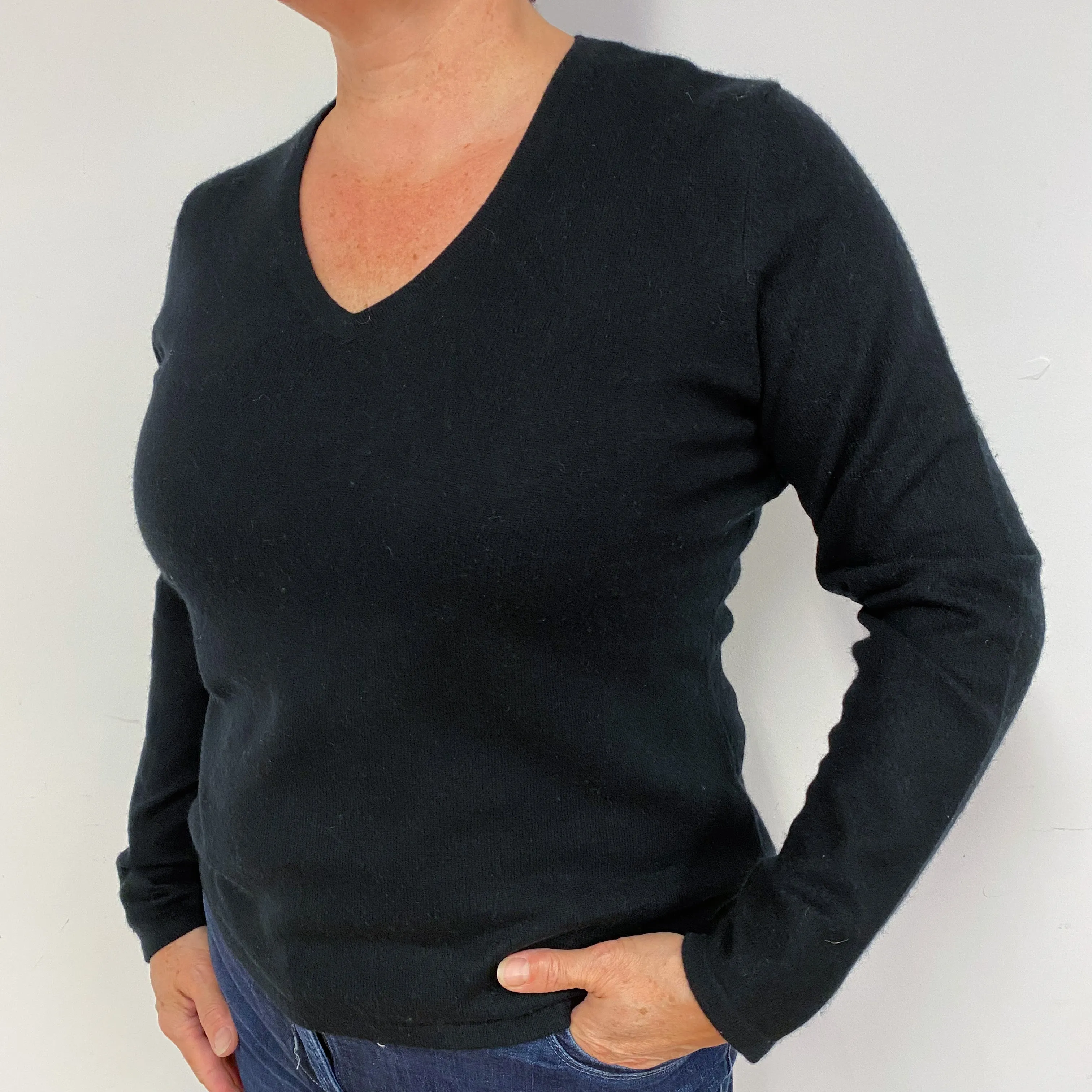 Classic Black Cashmere V-Neck Jumper Large