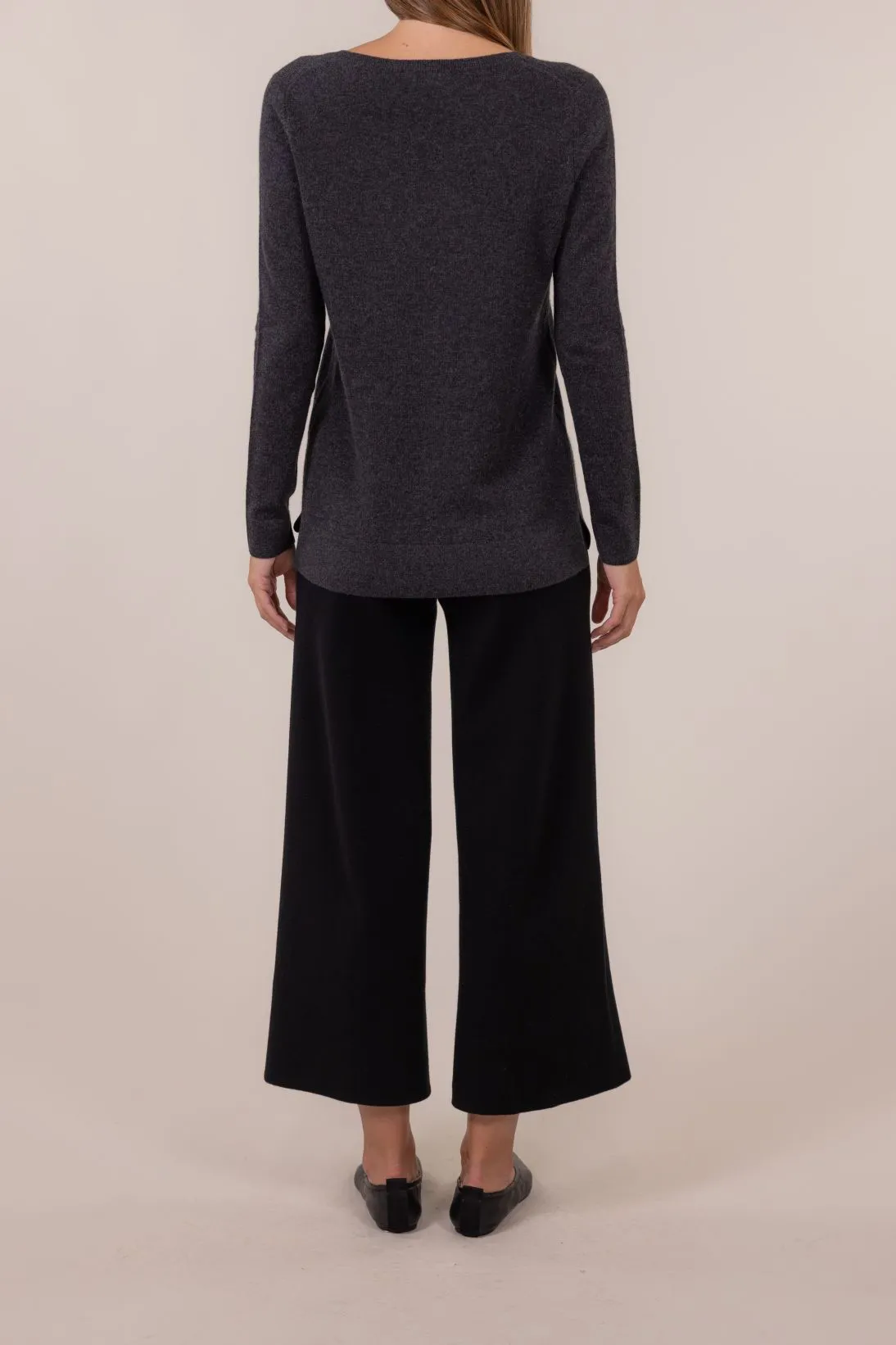 CLASSIC CASHMERE CREWNECK