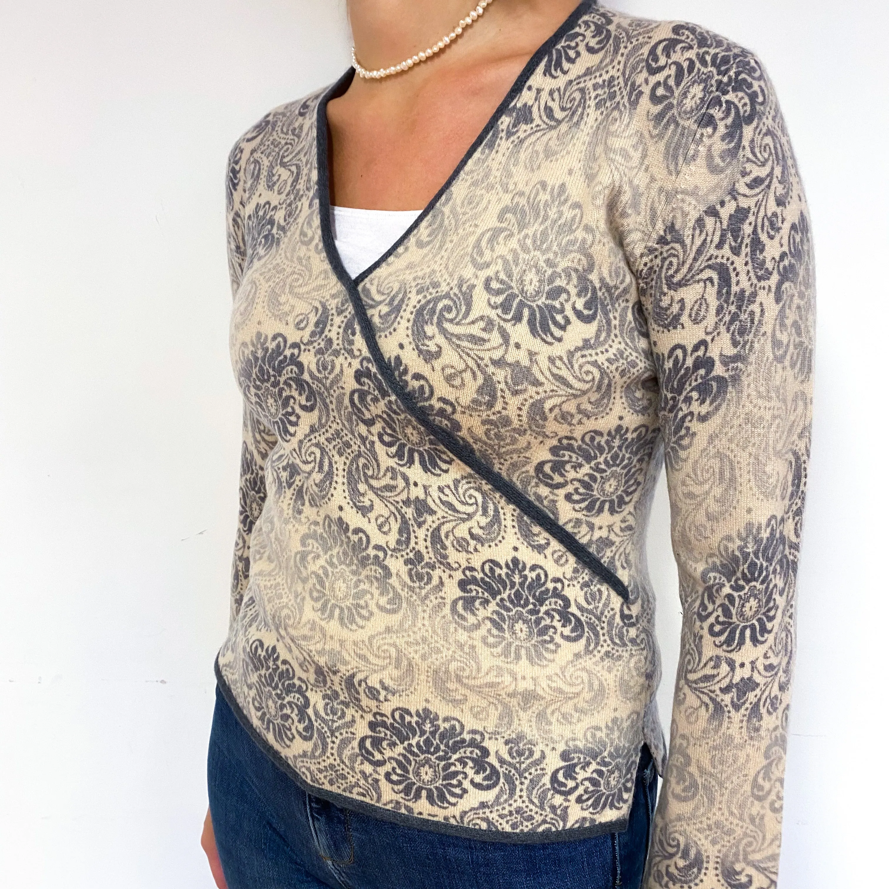 Cream Grey Classic Pattern Cashmere V-Neck Jumper Small