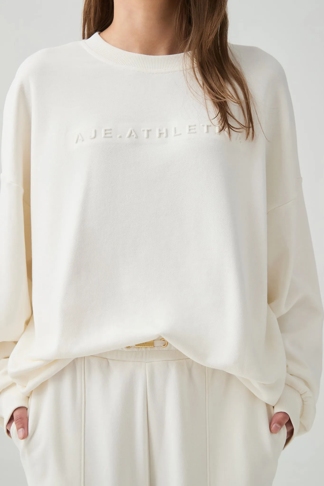 Embossed Logo Crew Sweater 401