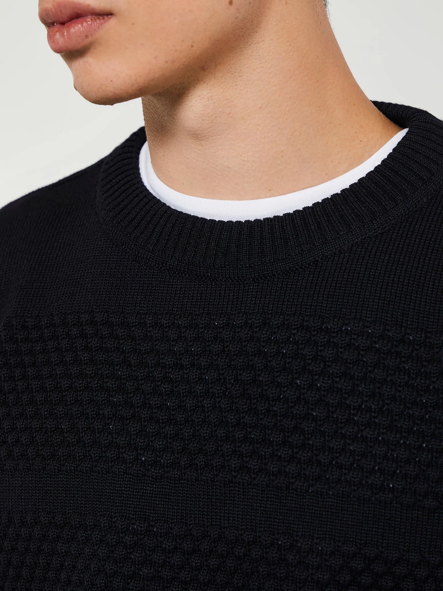 Fisherman II Crewneck Sweater in Navy