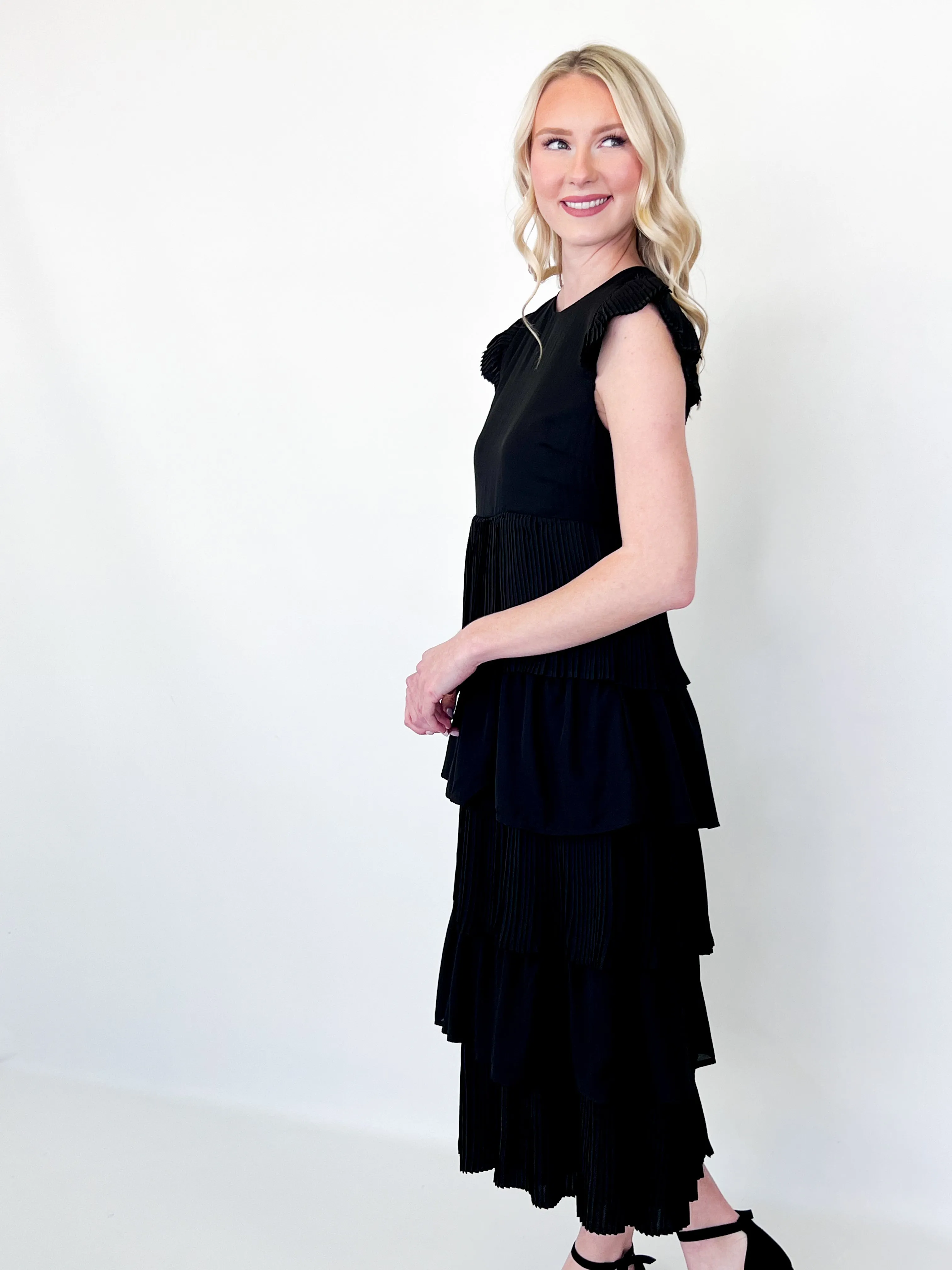 Linda - Black Pleated Midi Dress