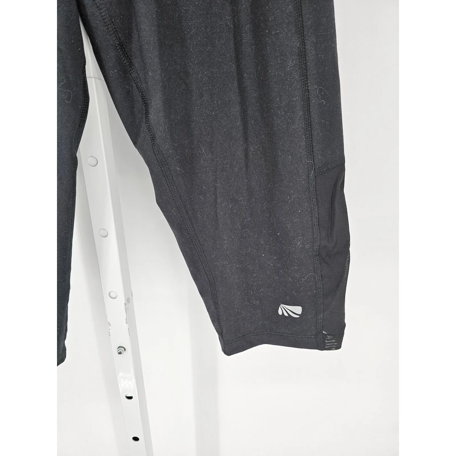 Marika Womens Sz L Cropped Compression Athletic Pants Black