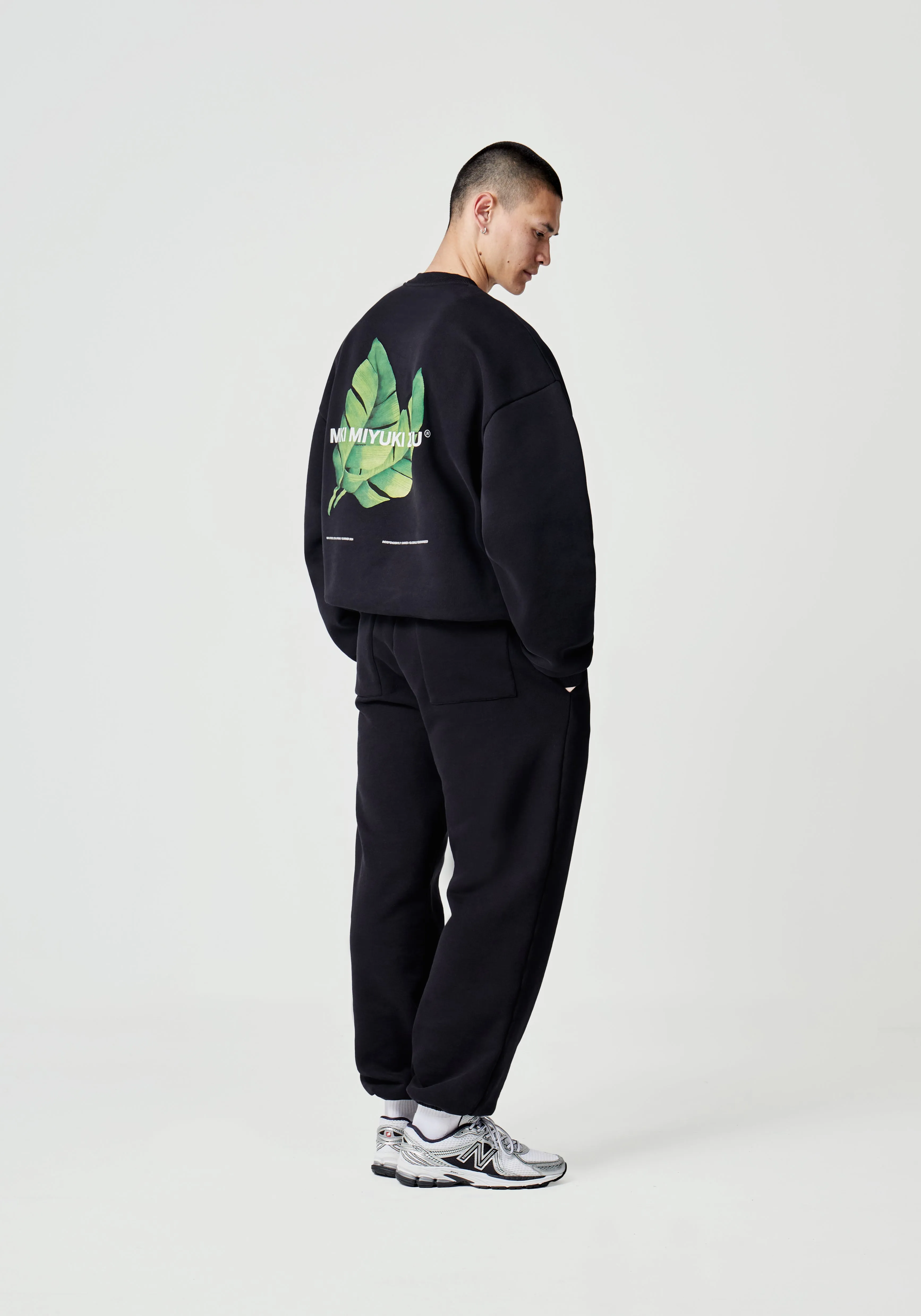 MKI LEAF CREWNECK