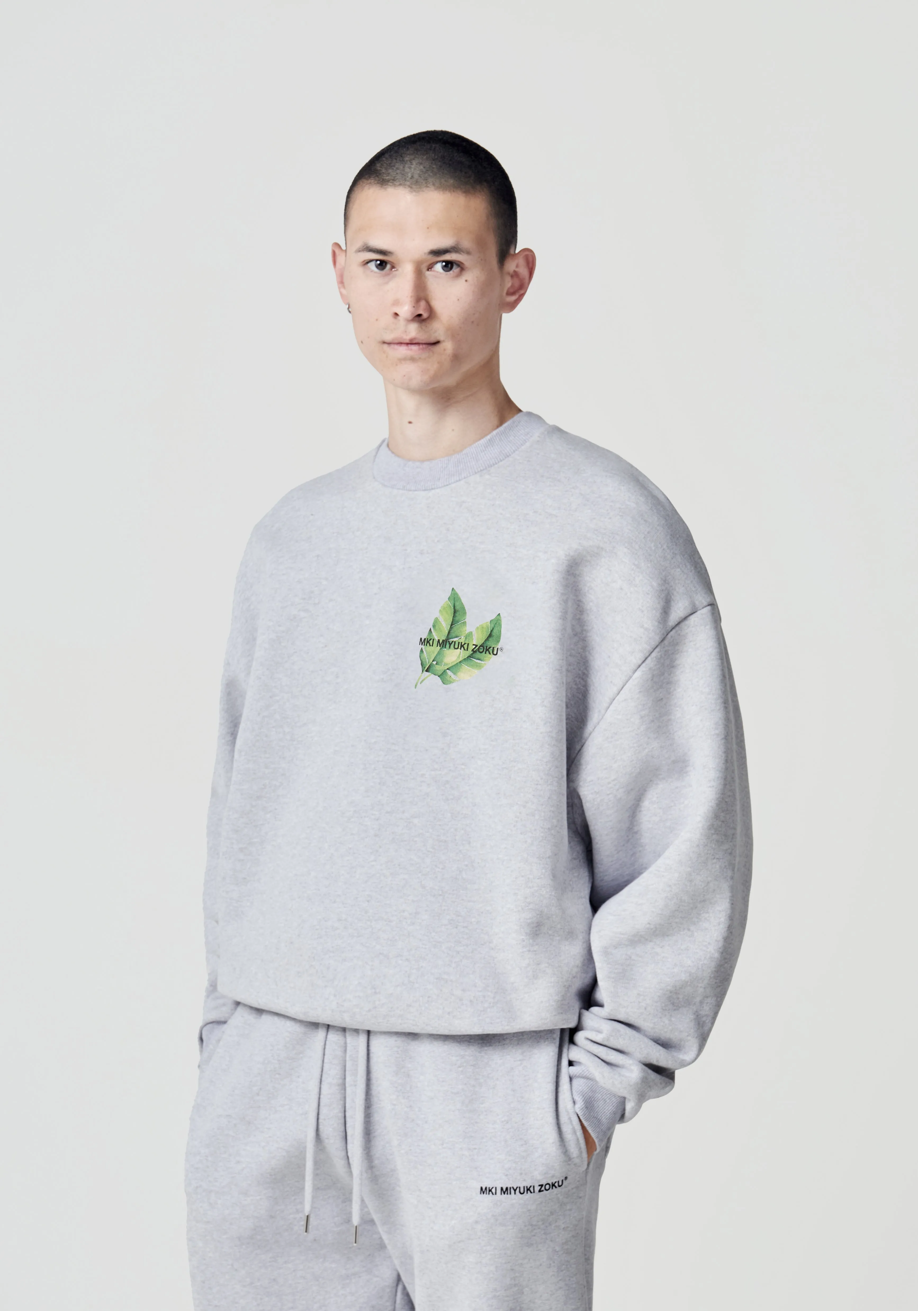 MKI LEAF CREWNECK