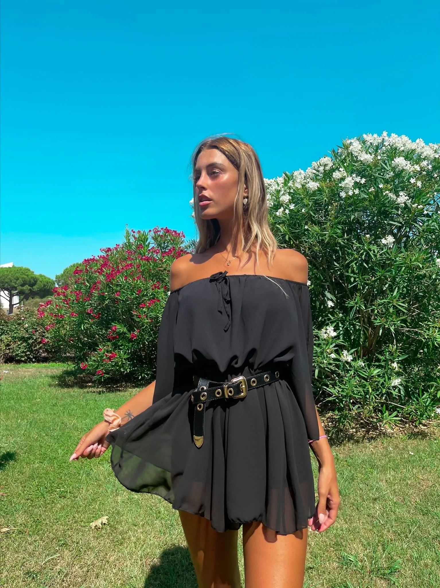 Tutina maniche velate scollo a barchetta
