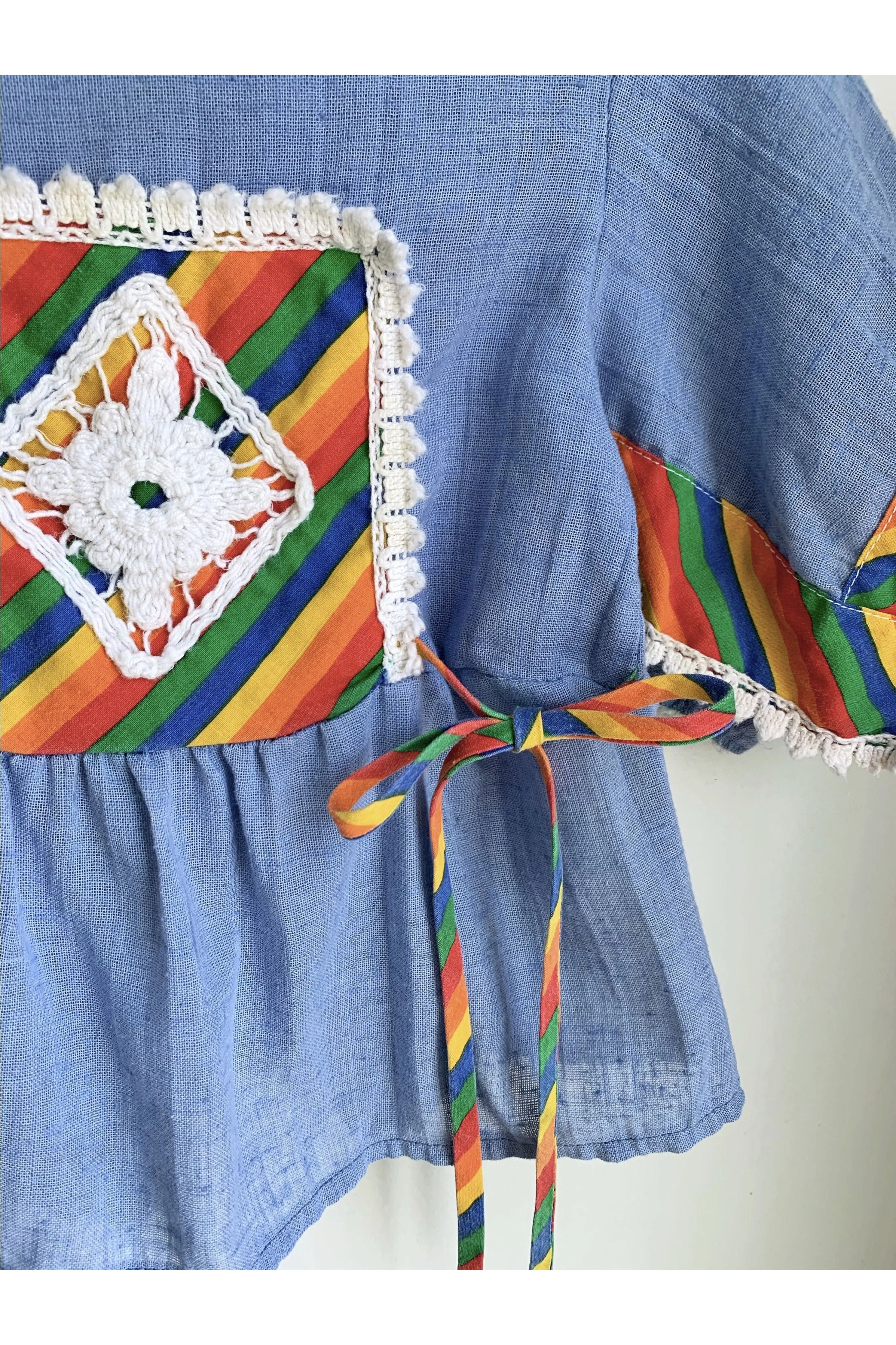Vintage 70’s Angel Sleeve w/Rainbow Details - 4